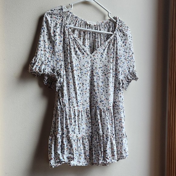 NWOT beachlunchlounge Floral V-Neck Ruffled Blouse Size XS - Picture 3 of 14